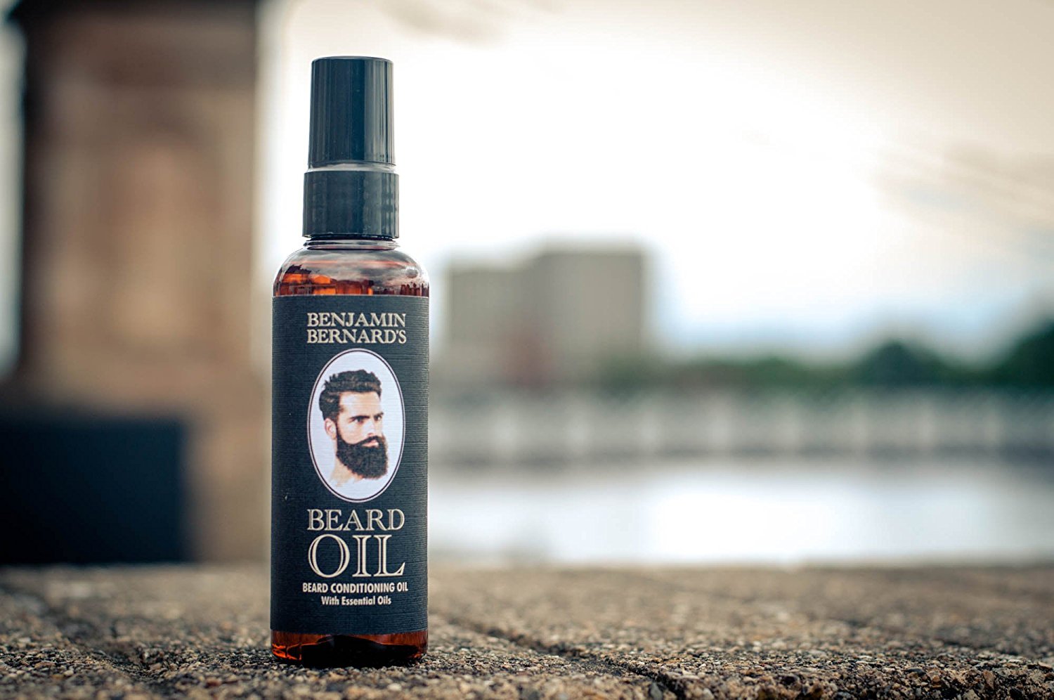 Comment prendre soin de sa barbe - Huile de barbe Benjamin Bernard's